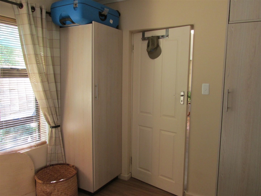 2 Bedroom Property for Sale in Stilbaai Wes Western Cape